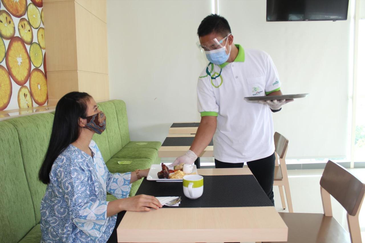Zest Parang Raja Solo By Swiss-Belhotel International Bonorejo Exterior photo